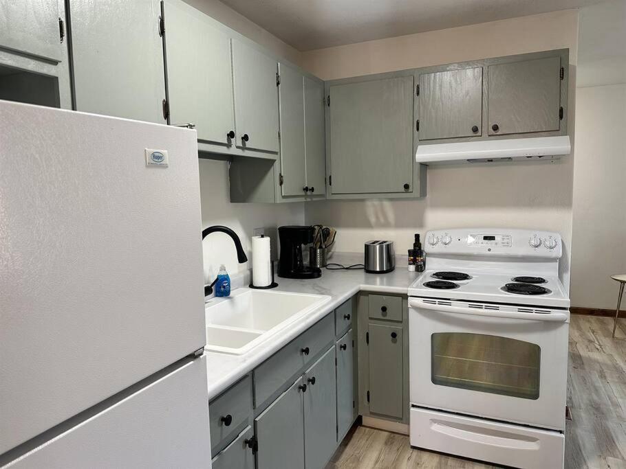 Capital Suite On 6Th Street - King Bed / Downtown! Springfield Bagian luar foto