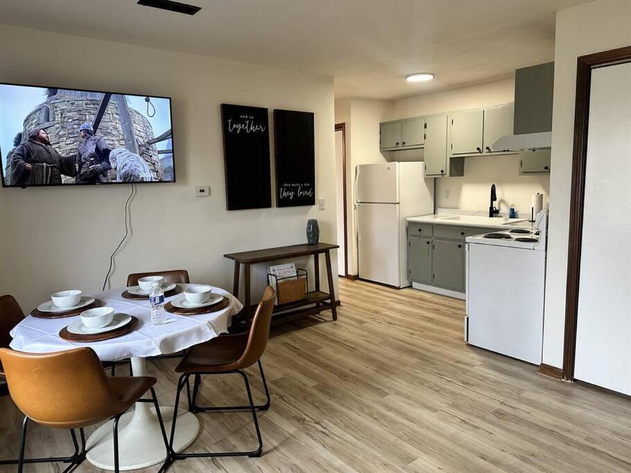 Capital Suite On 6Th Street - King Bed / Downtown! Springfield Bagian luar foto