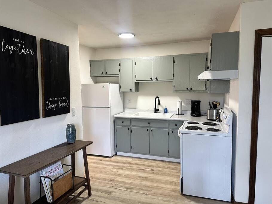 Capital Suite On 6Th Street - King Bed / Downtown! Springfield Bagian luar foto