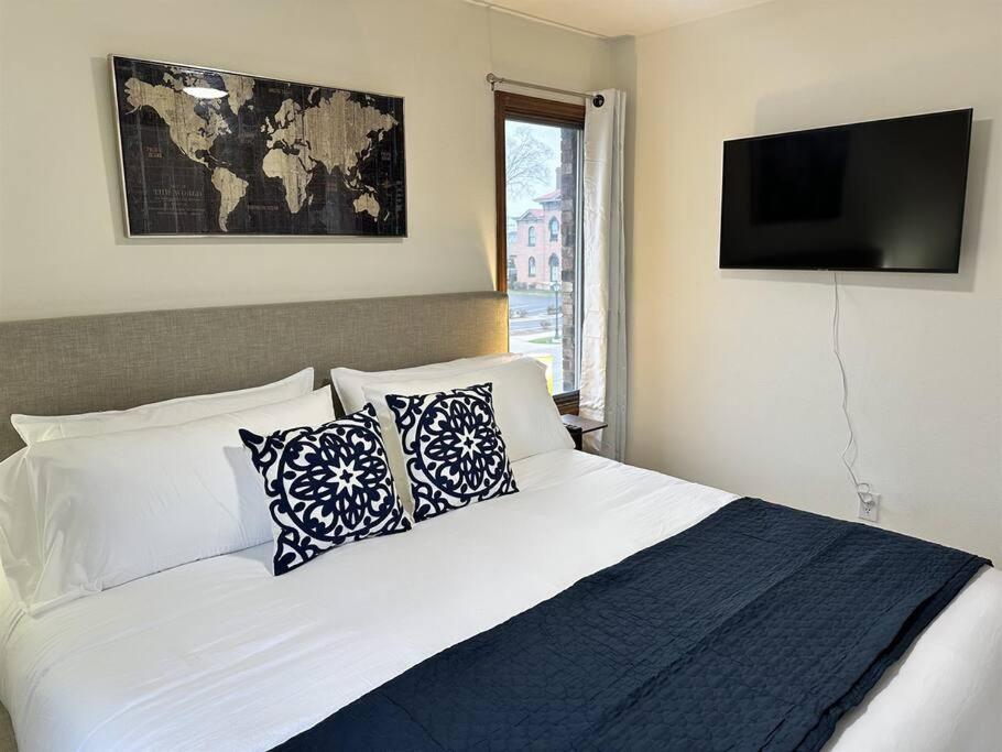 Capital Suite On 6Th Street - King Bed / Downtown! Springfield Bagian luar foto