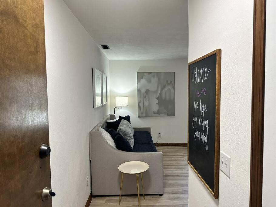 Capital Suite On 6Th Street - King Bed / Downtown! Springfield Bagian luar foto