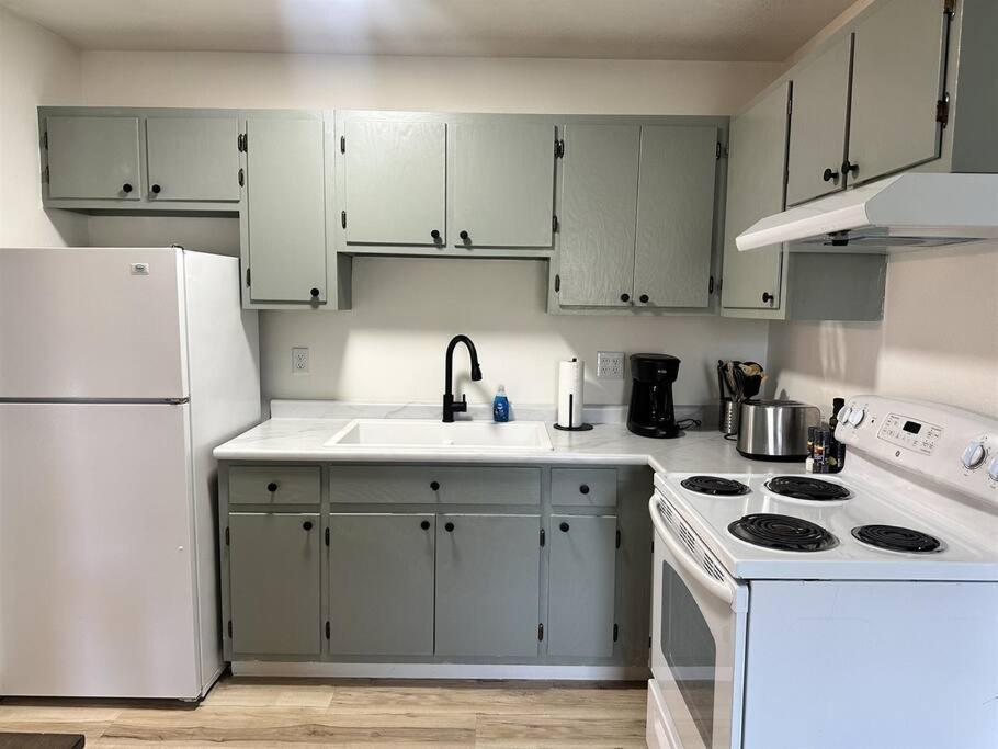 Capital Suite On 6Th Street - King Bed / Downtown! Springfield Bagian luar foto