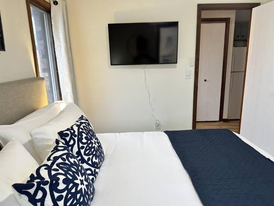 Capital Suite On 6Th Street - King Bed / Downtown! Springfield Bagian luar foto