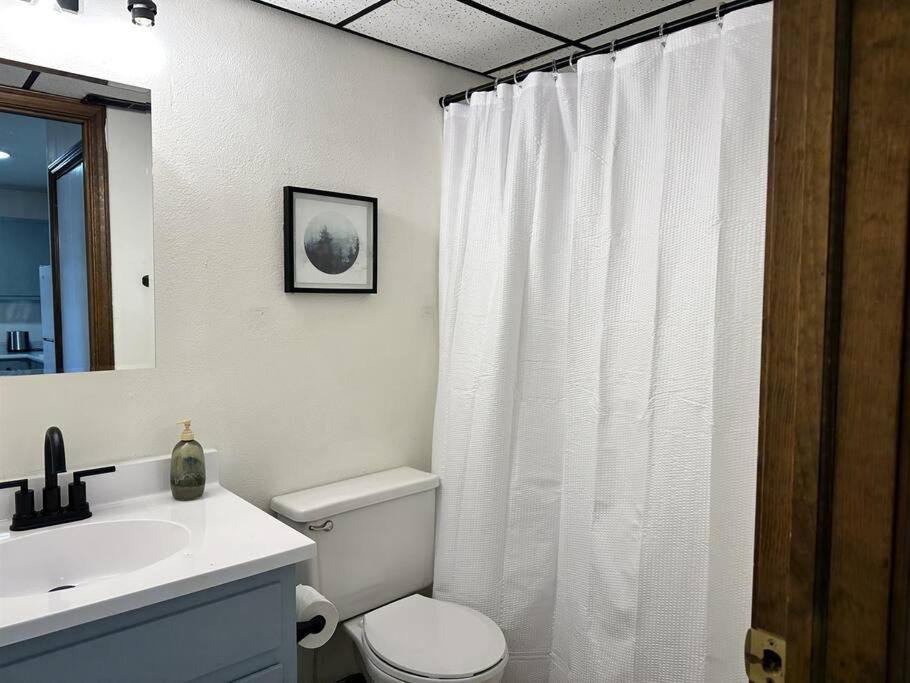 Capital Suite On 6Th Street - King Bed / Downtown! Springfield Bagian luar foto